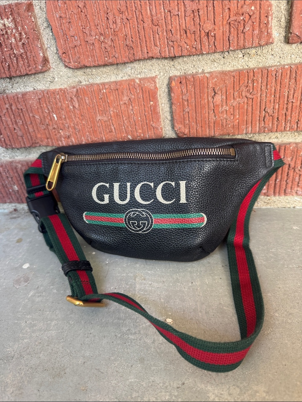 Gucci Logo Leather Belt Bag